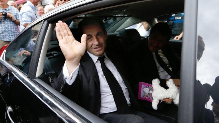 Без прецедент: Никола Саркози е първият бивш държавен глава на Франция, задържан от органите за сигурност. Подслушван, арестуван, обвинен. Какво означава това? 
(Вижте галерията)