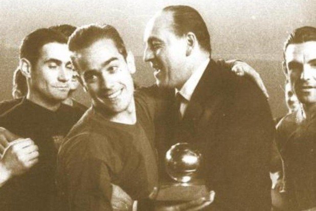 1964 г. - Испания печели титлата с водещата роля на Луис Суарес Мирамонтес, лидерът на тима.