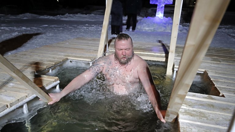 По-интересното в случая е, че Руската православна църква е доста скептична относно ритуала и неговата религиозна стойност.