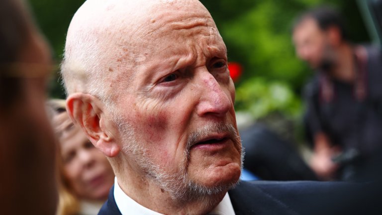 Положиха тленните останки на цар Фердинанд в двореца "Врана" (видео и снимки)