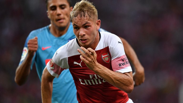 Емил Смит Роу, който още няма навършени 18 г., вкара гола за Арсенал