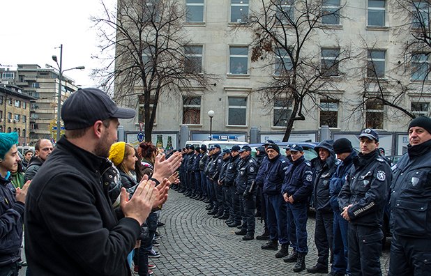 Хубава си, моя горо по "Дондуков"