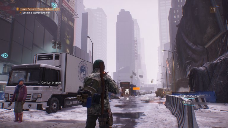 The Division (PC, PS4, Xbox One)
Постапокалиптичните екшъни не са от най-оригиналните заглавия на пазара, но когато гигант от калибъра на Ubisoft застане зад подобна игра, очакванията са големи. За разлика от останалите игри тук, The Division успя да прескочи капана на студения първоначален прием, но подобно на тях, тя също придоби облик и се разви като заглавие именно с течение на времето. Възприемайки модела на мобилните игри, Ubisoft започна да я поддържа с ежедневни и ежеседмични мисии, които карат геймърите да се връщат отново и отново в играта. Комбинация от платени и безплатни ъпдейти добави значително съдържание под формата а кооперативни и конкурентни мисии. Изкоренена бе и хакерската заплаха, която разваляше удоволствието на онези, предпочели РС версията. През март 2017 г. френската компания обяви още една година поддръжка с два безплатни експанжъна и т.нар. глобални събития, които са активни за ограничен период от време и носят специални вагради. Успехът на The Division и трансформацията в хитово заглавие дори й отредиха място в специализиран анализ на сп. "Форбс". Ubisoft вече анонсира предстоящата поява на The Division 2, както и холивудска екранизация по играта с Джейк Джилънхол и Джесика Частейн.