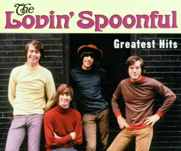 The Lovin' Spoonful - Summer In The City (1966)

„Навсякъде хората изглеждат полуумрели... но през нощта светът е различен”, пее Джон Себасчън от The Lovin’ Spoonful в песента, която става номер 1 през 1966 г. Summer In The City все още е една от най-разпознаваемите летни мелодии, радва се на десетки кавъри и на място сред най-великите песни на всички времена в класацията на Rolling Stone.
