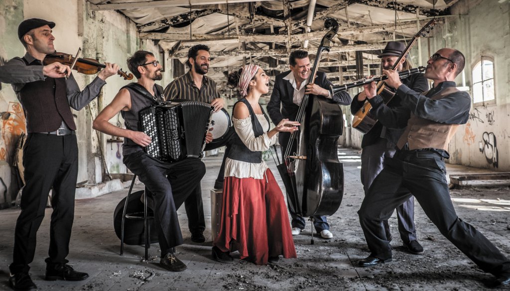 Barcelona Gipsy Balkan Orchestra