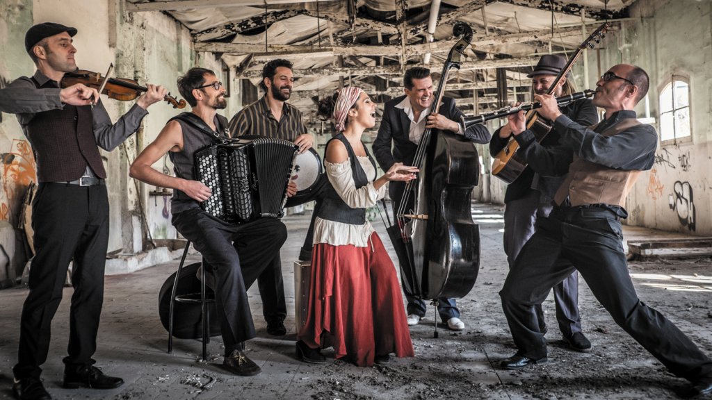 Barcelona Gipsy Balkan Orchestra