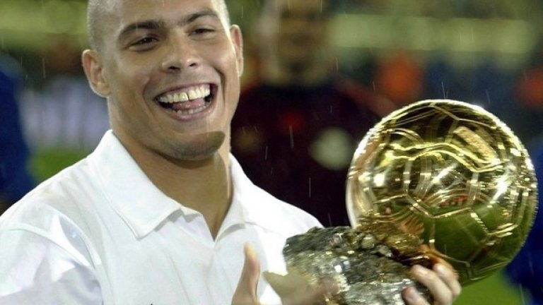 2002 - Роналдо, Реал Мадрид
Кариерата на Феномена премина през много отбори, преди да приключи през 2011-а в Коринтианс. В момента Роналдо развива различни бизнеси, снима се в реклами, запален е по покера и по живота, както е бил винаги. Притежава малък пакет акции от американския Форт Лодърдейл Страйкърс.