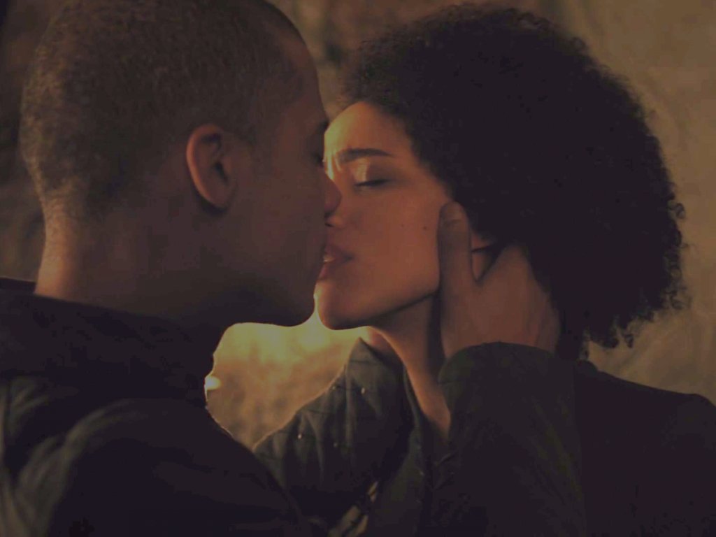 5-fans-were-enthusiastic-about-grey-worm-and-missandeis-intimate-sex-scene