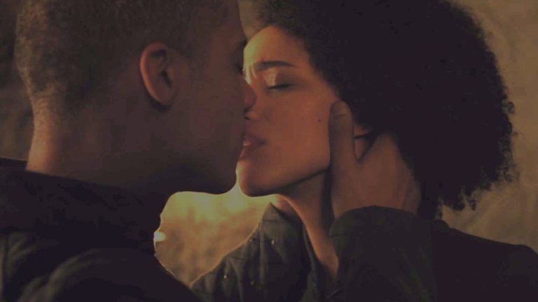 5-fans-were-enthusiastic-about-grey-worm-and-missandeis-intimate-sex-scene