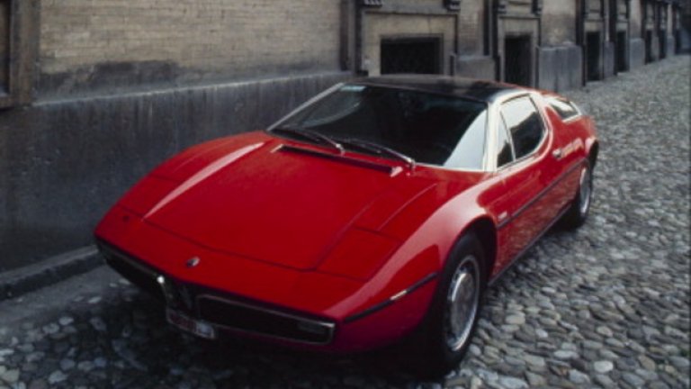 28 юли 1972 година: Maserati Tipo 117 (две врати, проивеждан между 1971-ва и 1978-ма) триумфира по павираните улици в Италия