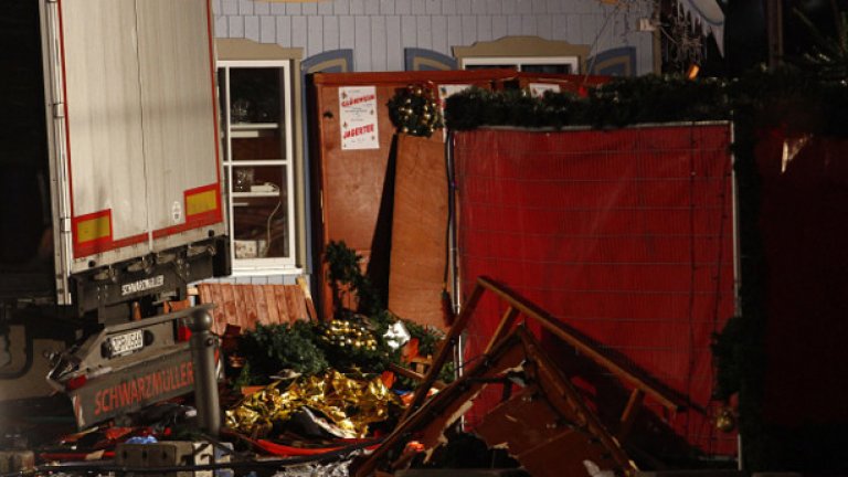 12 загинали, 48 ранени след атаката на коледния базар в Берлин