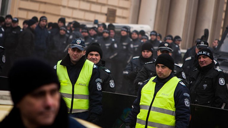 Доста над 1000 полицаи бяха мобилизирани за охрана на Народното събрание