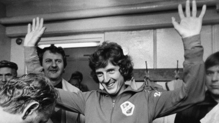 Познахте ли го? Рой Ходжсън, настоящият треньор на английския национален тим, но преди 39 години! Той бе треньорът, който изведе Халмщад до първа титла в историята на шведския футбол и то в сезон, в който тимът бе останал в елита по голова разлика!