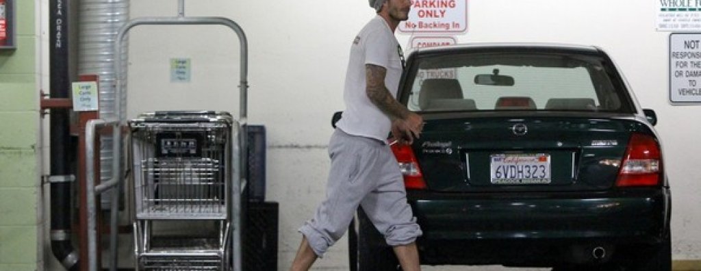 David+Beckham+David+Beckham+Whole+Foods+Santa+k3IGz6Bk0fxl