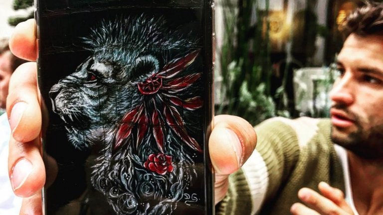 България, лъв, роза и индиански пера - новият iPhone 7 Plus на Григор Димитров изглежда така (СНИМКИ)