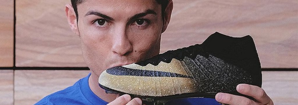 Cristiano-Ronaldo-new-rare-gold-2015-boots