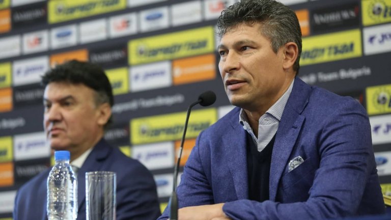 Изпълкомът може да не приеме оставката на Михайлов. Балъков обаче едва ли ще остане национален селекционер.