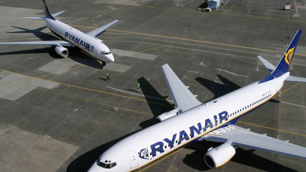 ryanair-aircraft-10