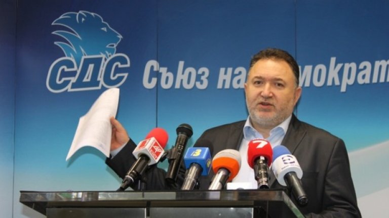 Кабаиванов беше председател на Съюза на демократичните сили между юли 2012 и юли 2013 г., а след като отстъпи лидерския пост на Божидар Лукарски, беше избран за зам.-председател на партията