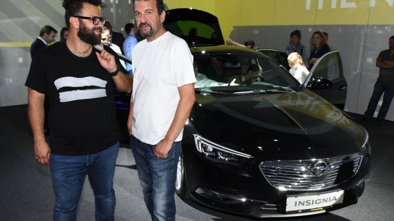 Сред специалните гости на премиерата на новия Opel Insignia бяха Ники Кънчев, телевизионен водещ, и Петър Димитров - организатор на A to jazZ фестивал.