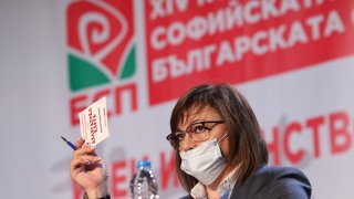 В момента БСП са Internet Explorer-а на българските партии и зареждат нови идеи безкрайно бавно