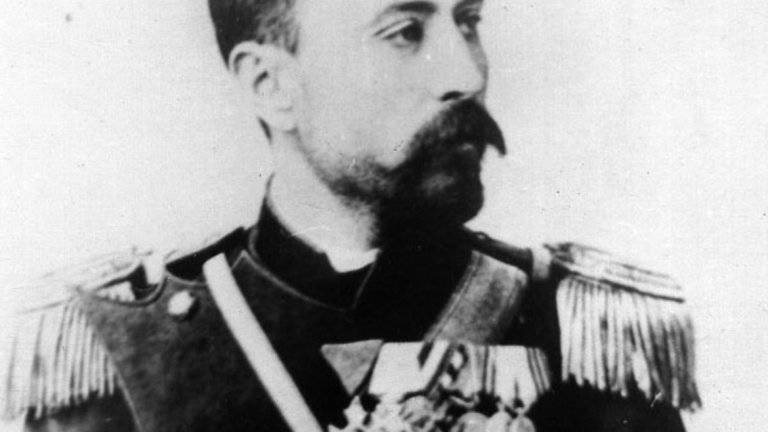 Олимпий Панов
Веднага след Съединението на Княжество България и Източна Румелия през 1885 г. и последвалото изтегляне на руските офицери капитан Олимпий Панов е назначен за началник на артилерията в българската армия. По време на Сръбско-българската война допринася за победата на българските войски в Сливнишкото сражение. На третия ден от сражението, 7 ноември, в момент на колебание на главния щаб и командването на Западния корпус, капитан Панов извежда малобройните защитници от укрепленията в центъра на сливнишката позиция срещу Дринската дивизия. Атаката предотвратява сръбския контраудар към рида Три уши и затвърждава успешния завършек на битката.