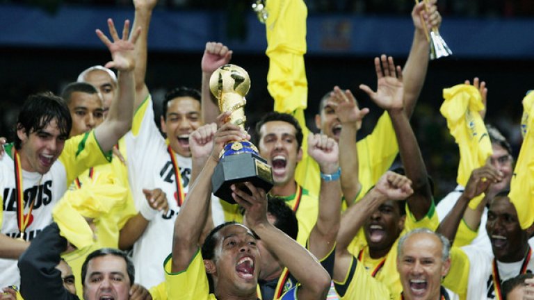 А когато той бе в тима, Бразилия печелеше купи - тази е на Конфедерациите през 2005-а, когато бе и капитан на селесао.