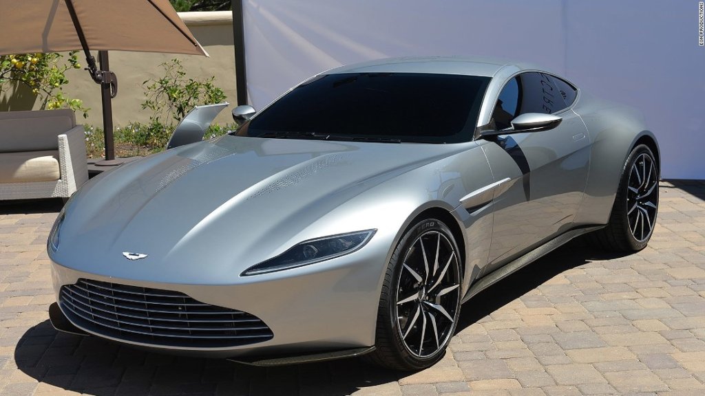Aston Martin DB10 - Spectre, 2015. Този модел представлява бъдещето на Aston Martin и сме благодарни, че не друг, а Джеймс Бонд ще го тества за нас