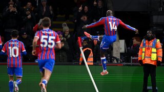 Ювентус и Кристъл Палас продължават преговорите за нападател