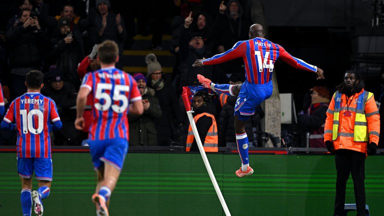 Ювентус и Кристъл Палас продължават преговорите за нападател