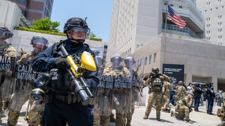 Действията на президента срещнаха остра реакция от губернатора на Калифорния