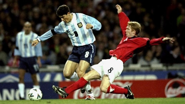 Хавиер Санети носи капитанската лента на Аржентина близо десетилетие, сега се надява да го направи и на световното за легенди.