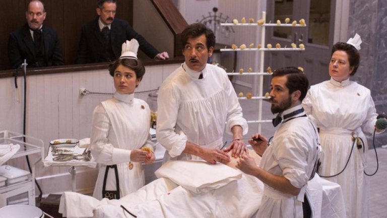 The Knick (2014– )
Когато кухненската маса е идеална за операционна и има достатъчно кока, д-р Джон Такъри ще ви разкаже една  приказка за хирургията от началото на 20 –ти век, без да спестява подробности, вътрешности и кръв.