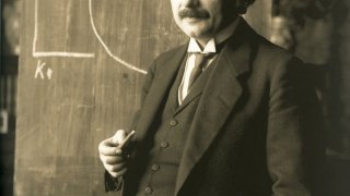 Einstein_1921_by_F_Schmutzer_-_restoration
