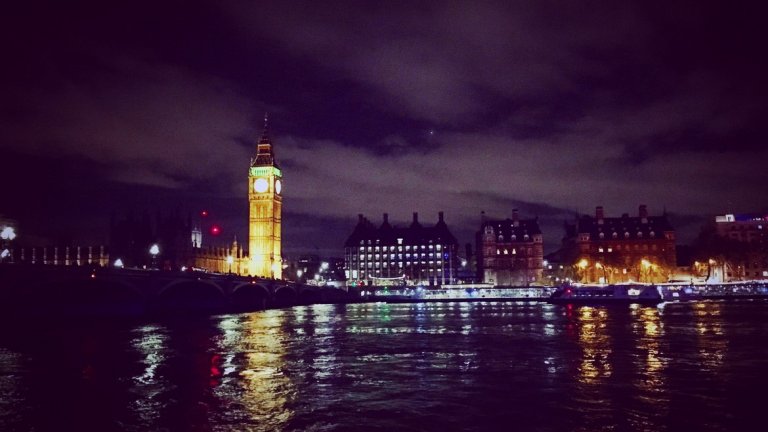 Cheers! за Лондон, кръчмите с камбанария и момичетата с най-тънките токчета