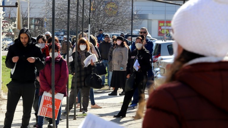 Същевременно 19 хиляди са намерили нова работа.