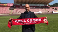 "Mного съм щастлив и горд да бъда треньор на ЦСКА. Един гигантски клуб, познат в целия свят, от който са излезли много легенди", каза сърбинът.
