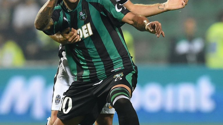 Андреа Пирло, от Милан в Ювентус
В Милан решиха, че Пирло е прехвърлил зенита си и му позволиха да си тръгне. Той премина в Ювентус с помощта на правилото „Босман” и стана един от най-добрите играчи на торинския клуб за следващите четири години, а сега има шанс да спечели отново Шампионската лига.