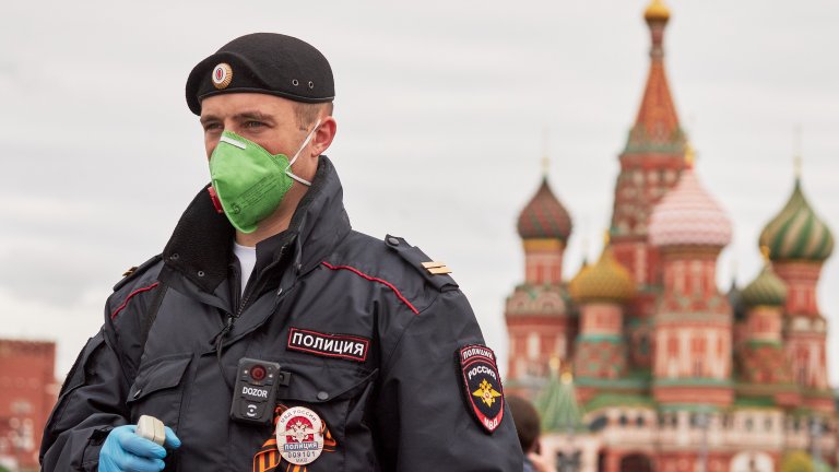 Въпреки че обявява по над 10 хил. положителни проби на ден, Кремъл държи смъртността под 1 процент