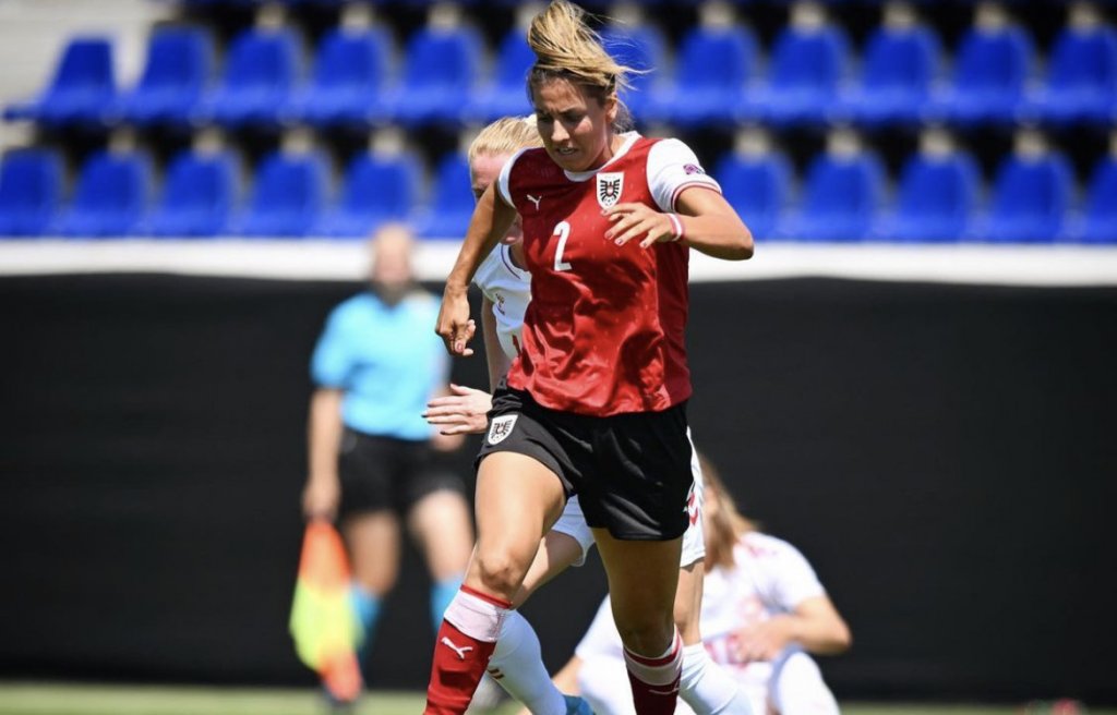 Секси българката, която прави фурор на eвропейското, но играе за Австрия