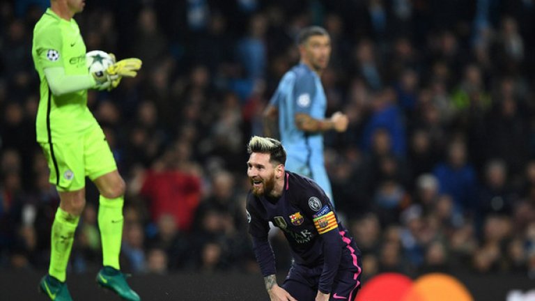 Ядосаният Меси влязъл в съблекалнята на Сити, за да търси обяснение за поведението на съперника. И отново сънародникът му Агуеро потушил страстите.