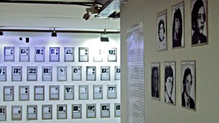 Pasillo_de_la_memoria_UTN_FRA_(2015)_11