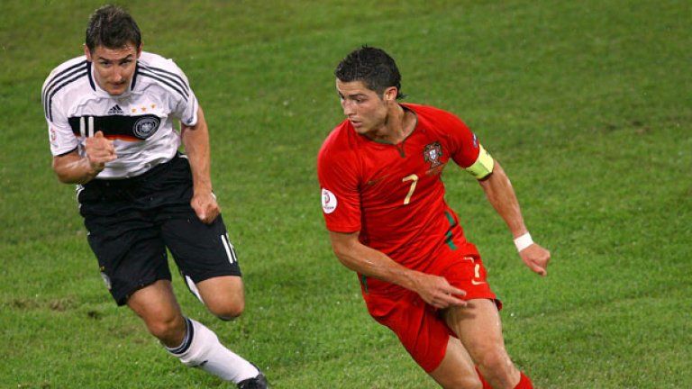 С 3 гола за Португалия Кристиано Роналдо също е сред топголмайсторите на приключилия снощи шампионат