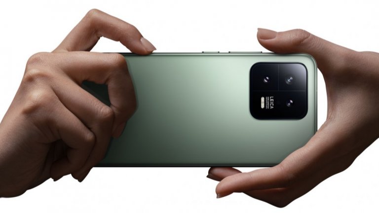 Xiaomi представи смартфон с 2,5 сантиметра бленда на Leica