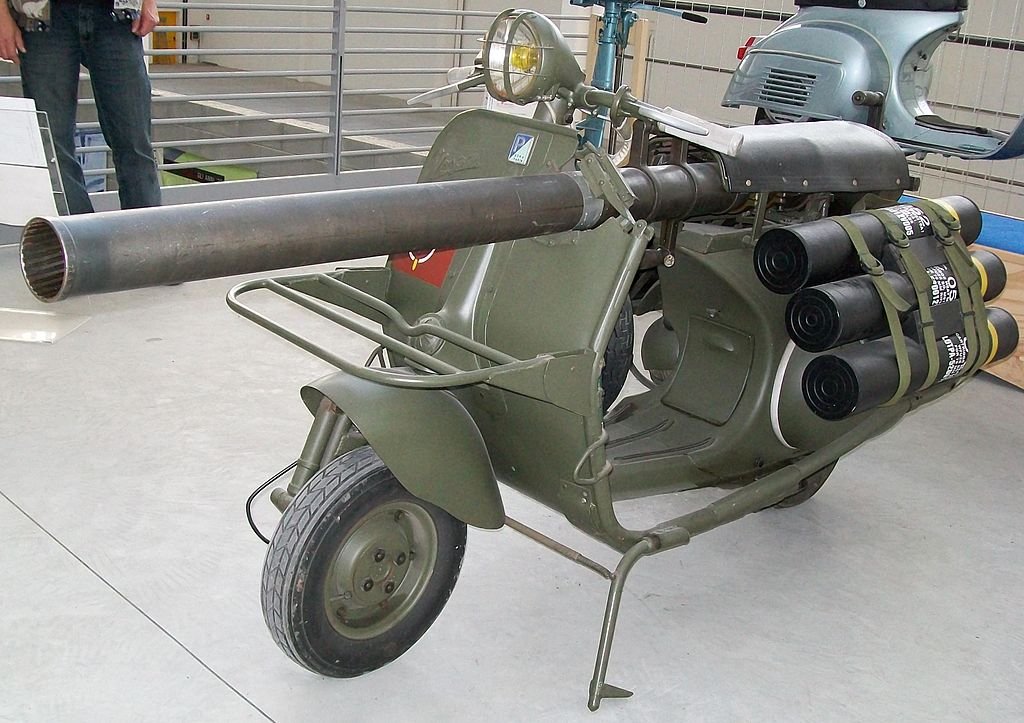 1024px-Vespa_militare2