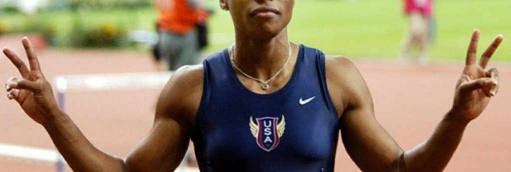 Кели Уайт
Спринтьорката от Калифорния спечели два златни медала на световното първенство в Париж през 2003 година, а година по-късно даде положителна допинг проба и загуби отличията си.