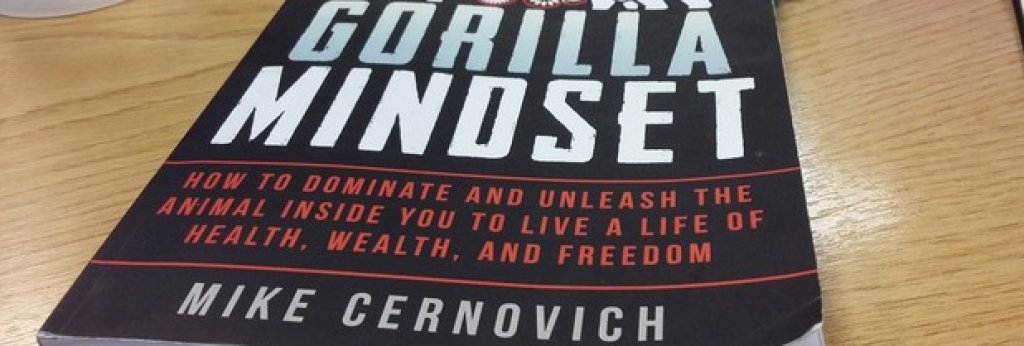 Gorilla Mindset
Есенциална книга за природата на мъжеството и за това как да извлечем максималните дивиденти от заобикалящата ни реалност. Авторът Майк Сърнович комбинира съвети постигане за ментална и физическа сила и хармония. Тук ще откриете колекция от съвети за поведение, бизнес решения, тренировки и хранене.
