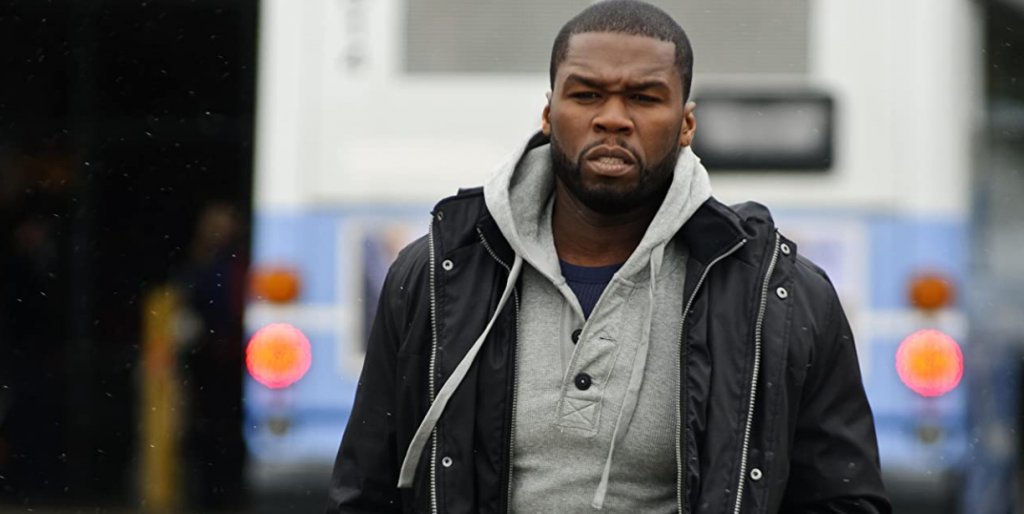 50 Cent
Дебютът на хип-хоп звездата е в биографичната история на живота му “Богат или мъртъв”, която e подобна на тази на неговия добър приятел Еминем в “8-ма миля”. Само че Еминем направи добрия избор да спре с актьорството там, докато 50 Cent продължи да се занимава сериозно.
В резултат малко по малко музикалната му кариера позападна, а в същото време участията му в доста посредствени филми с второстепенни роли в никакъв случай не му помагат да пробие в Холивуд, въпреки че понякога му се случва да си партнира с фигури като Сталоун, Шварценегер или Де Ниро.