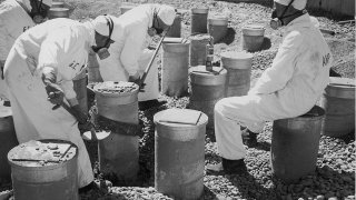 1280px-SL-1_-_Dismantling_of_the_foundation_piers