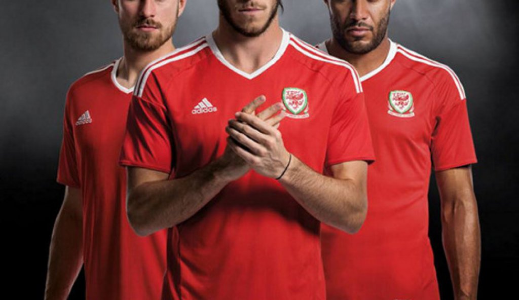 Уелс – липса на голове
Ако не бяха Гарет Бейл и Аарън Рамзи, Уелс едва ли щеше и да си помисли за Евро 2016. С тяхна помощ обаче, някак си, отборът успя да вкара 11 гола – разделено второ най-слабо постижение, само Албания с 10 успя да вкара по-малко в квалификациите. Хал Робсън-Кану от Рединг трябва да води атаката, а сами разбирате, че от него не може да се очаква много…